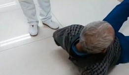 网友爆料保姆亲老人视频,网友爆料视频感动网友